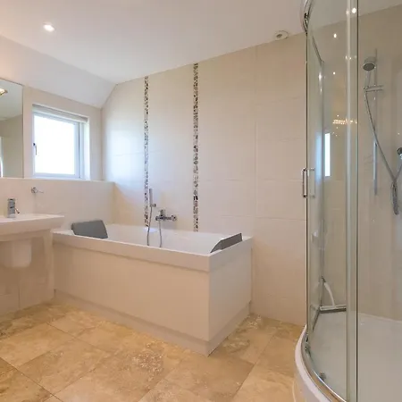 Beachcroft Holiday home *